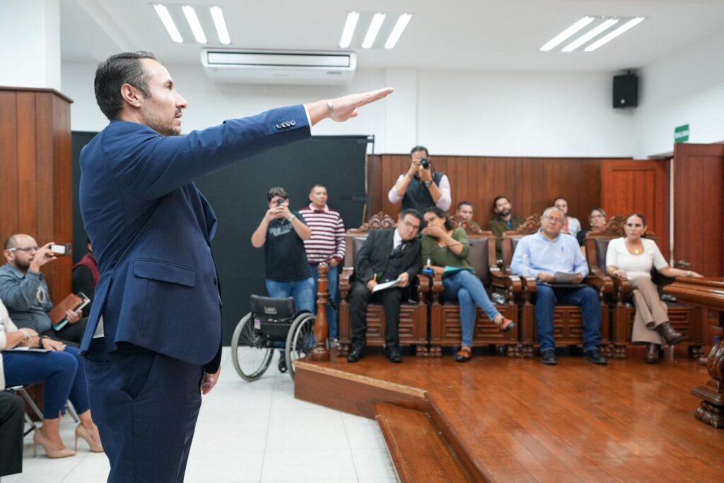 <strong>APRUEBAN BECAS “GISELA GAYTÁN” EN APOYO A JEFAS DE FAMILIA</strong>